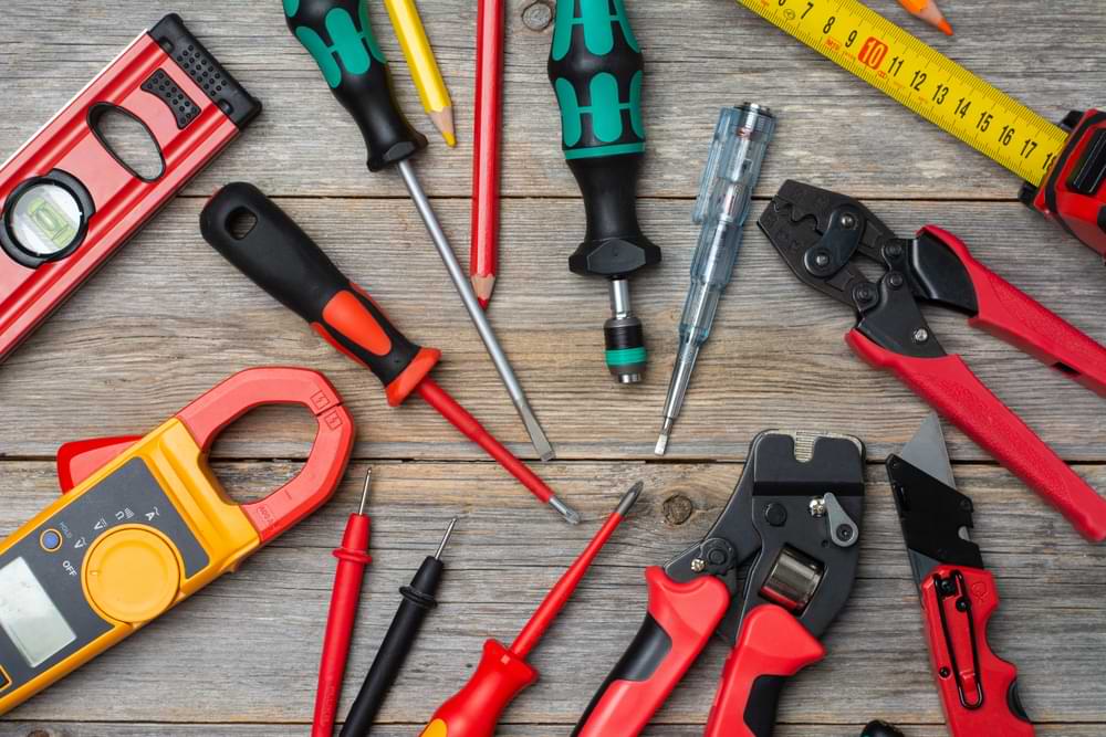 Top 15 Essential Electrician Tools for Pros [2022 List] Workiz